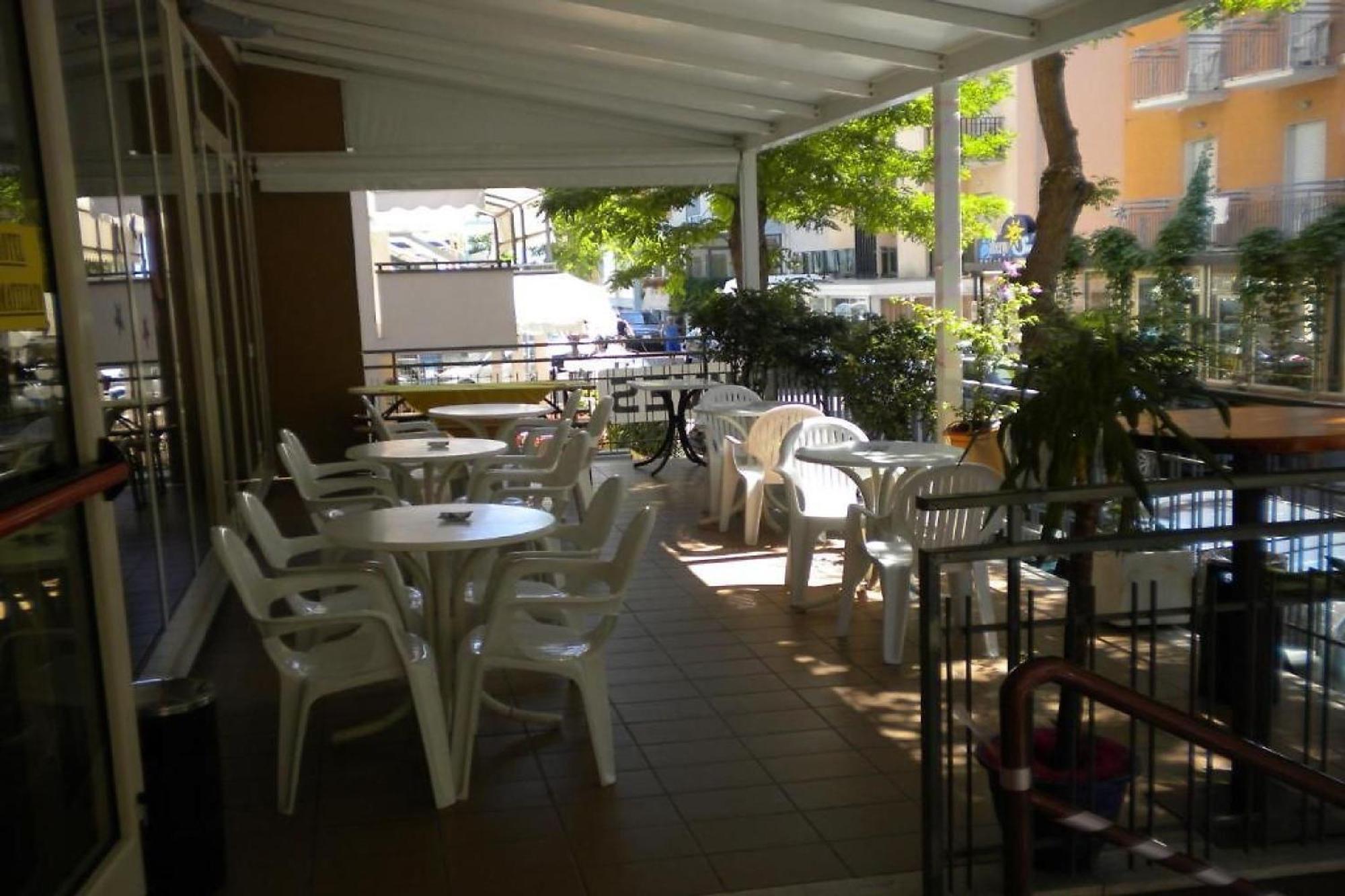 Hotel Nives Rimini Exterior photo