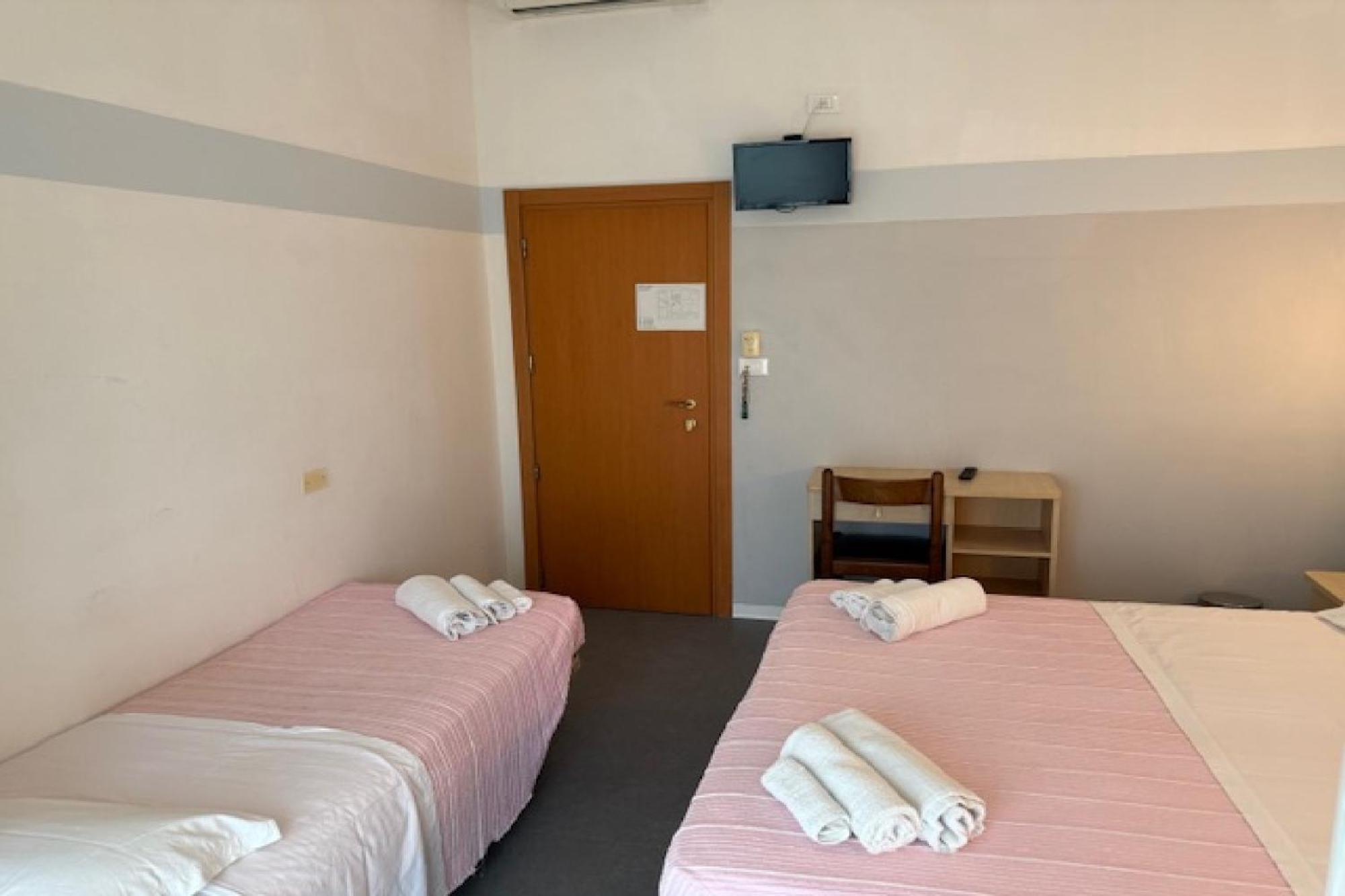 Hotel Nives Rimini Exterior photo