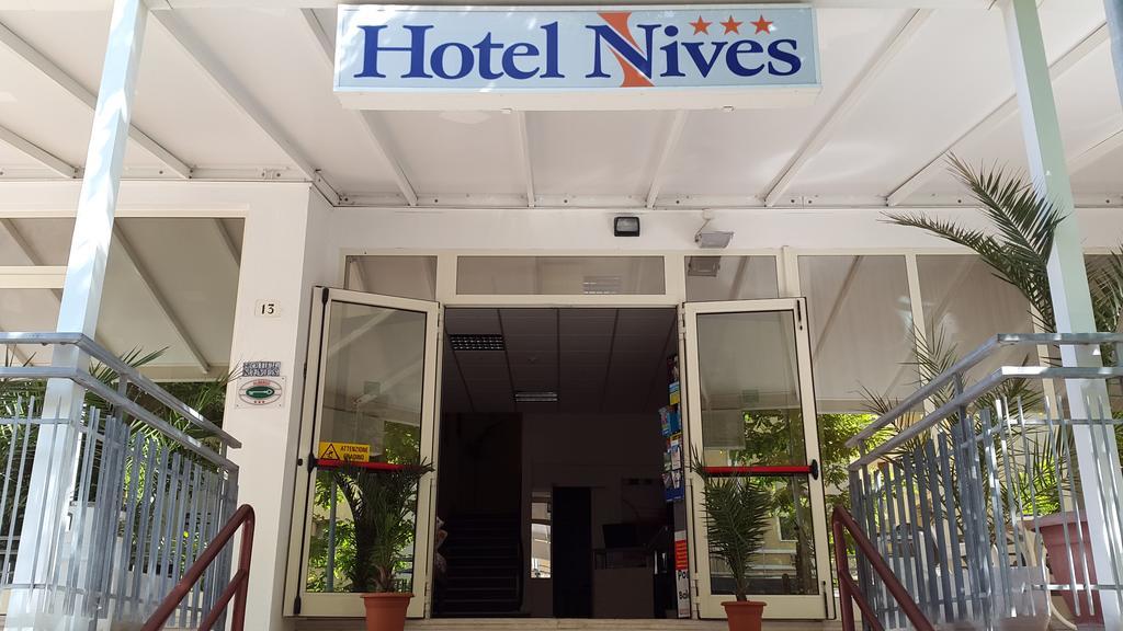 Hotel Nives Rimini Exterior photo